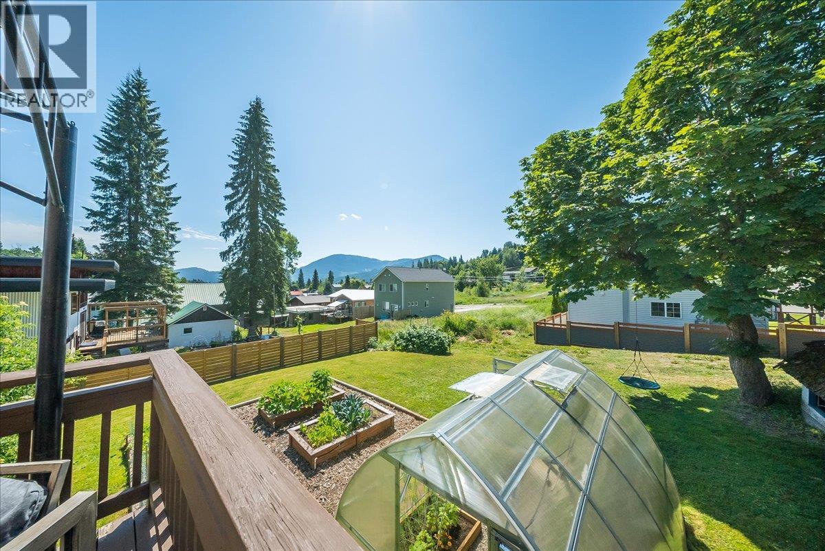 1517 Kootenay Avenue, Rossland