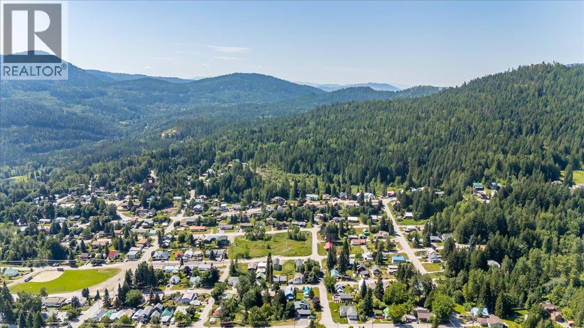 1517 Kootenay Avenue, Rossland
