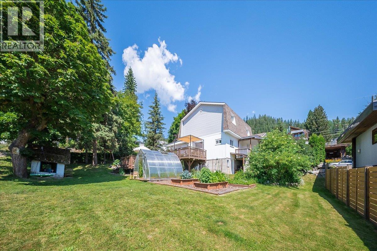 1517 Kootenay Avenue, Rossland