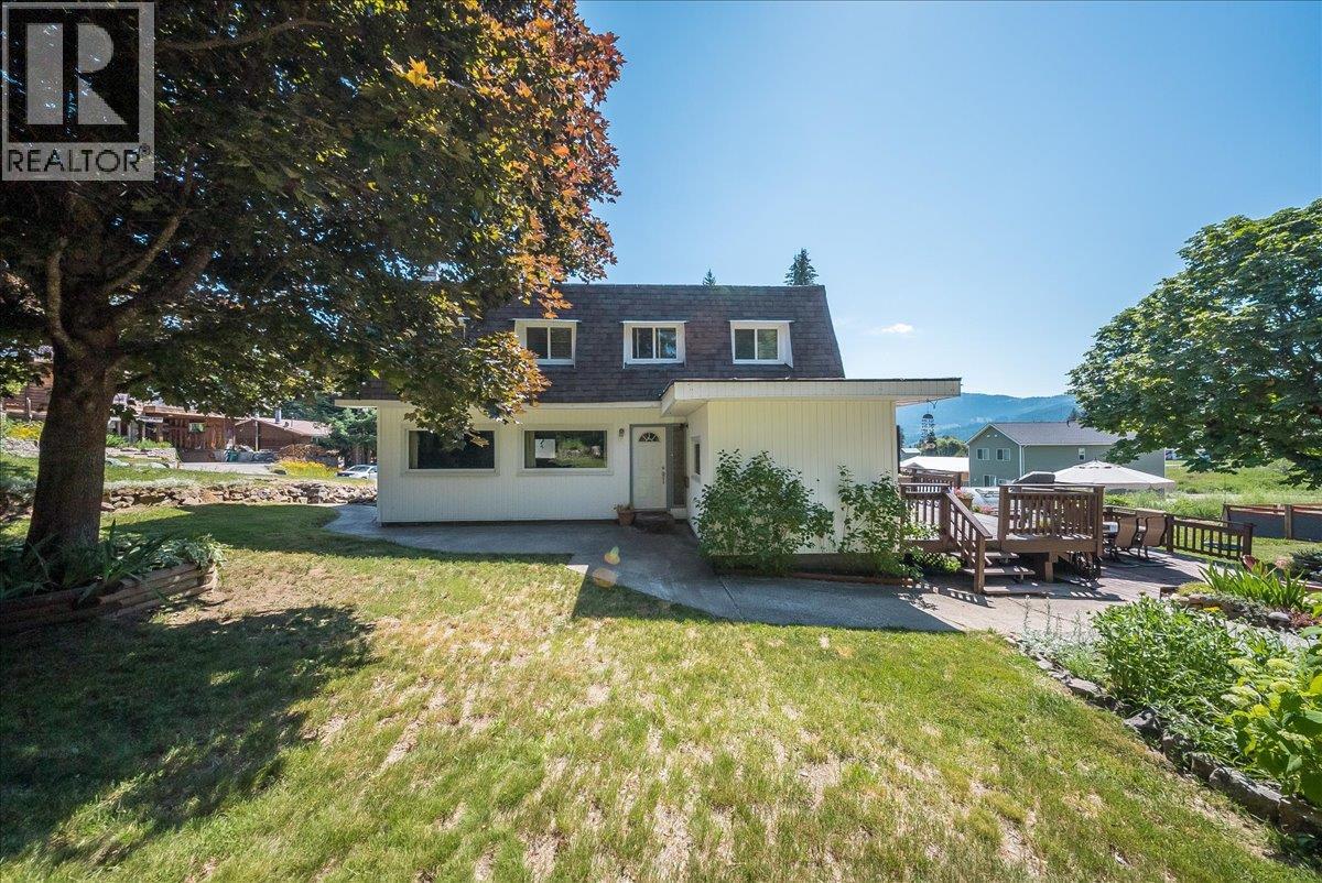 1517 Kootenay Avenue, Rossland