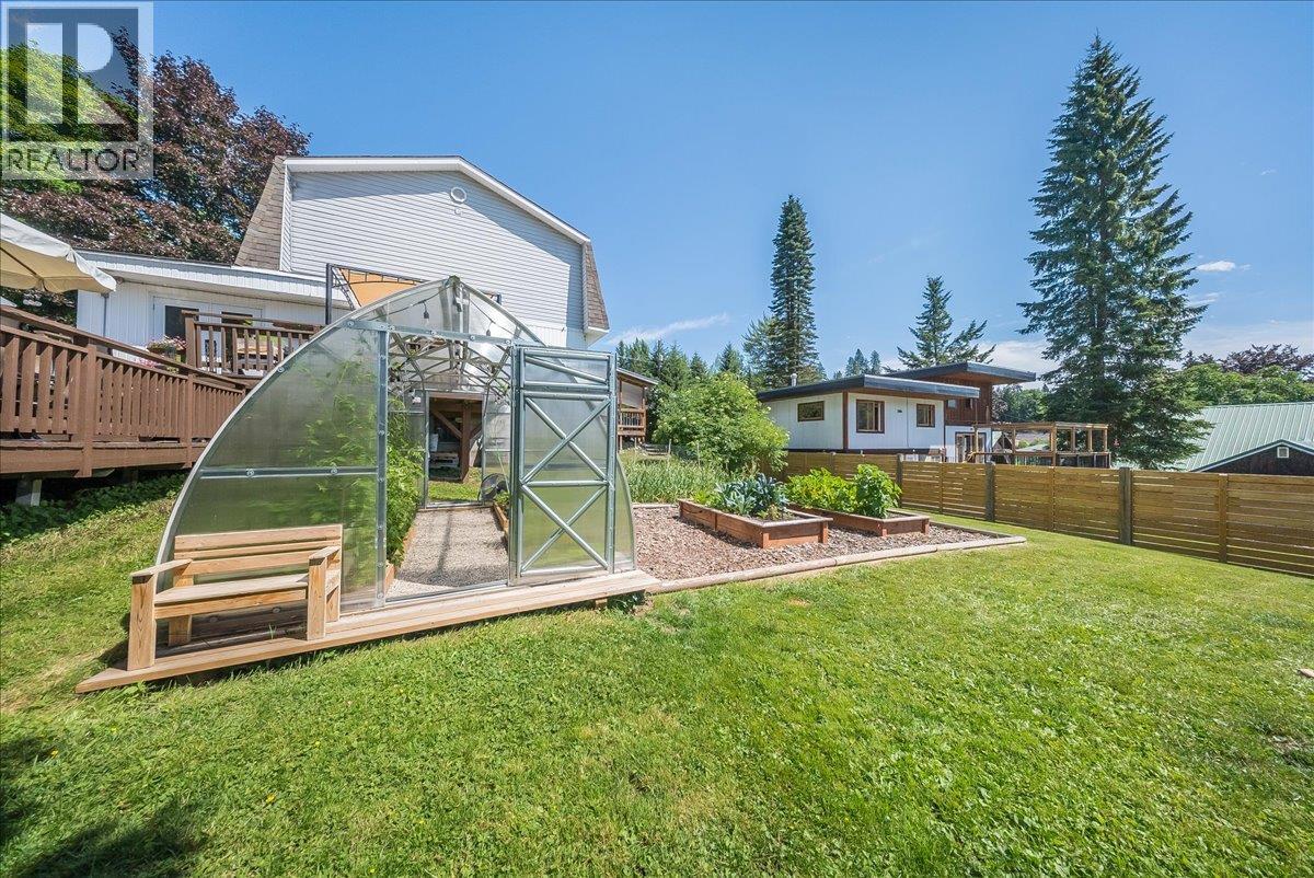 1517 Kootenay Avenue, Rossland
