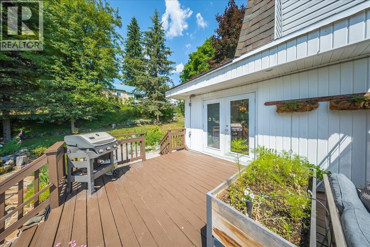 1517 Kootenay Avenue, Rossland