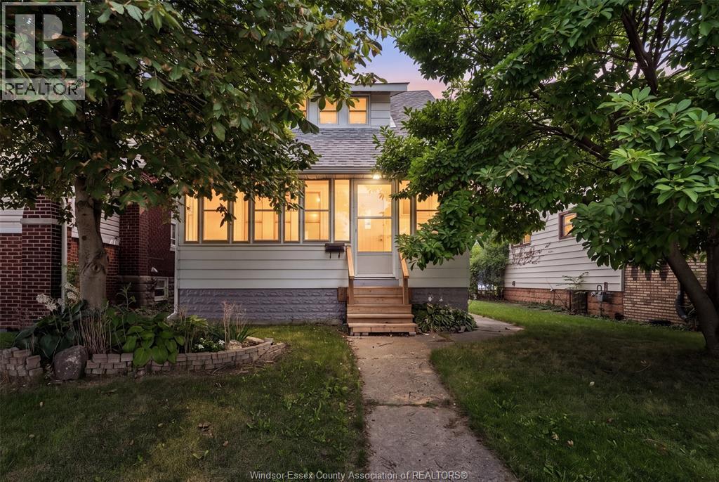 1245 GILES BOULEVARD East - 1