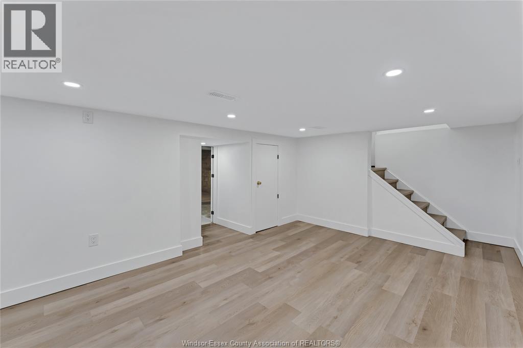 1245 GILES BOULEVARD East - 21