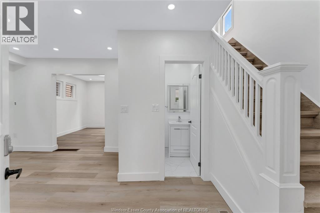1245 GILES BOULEVARD East - 6