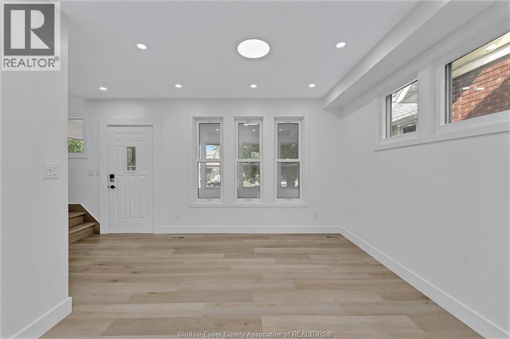 1245 GILES BOULEVARD East - 9