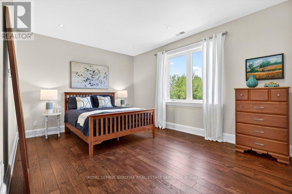 2470 APPLEWOOD DRIVE - 29