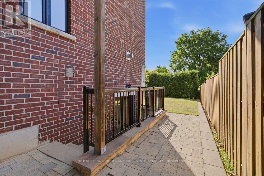 2470 APPLEWOOD DRIVE - 39