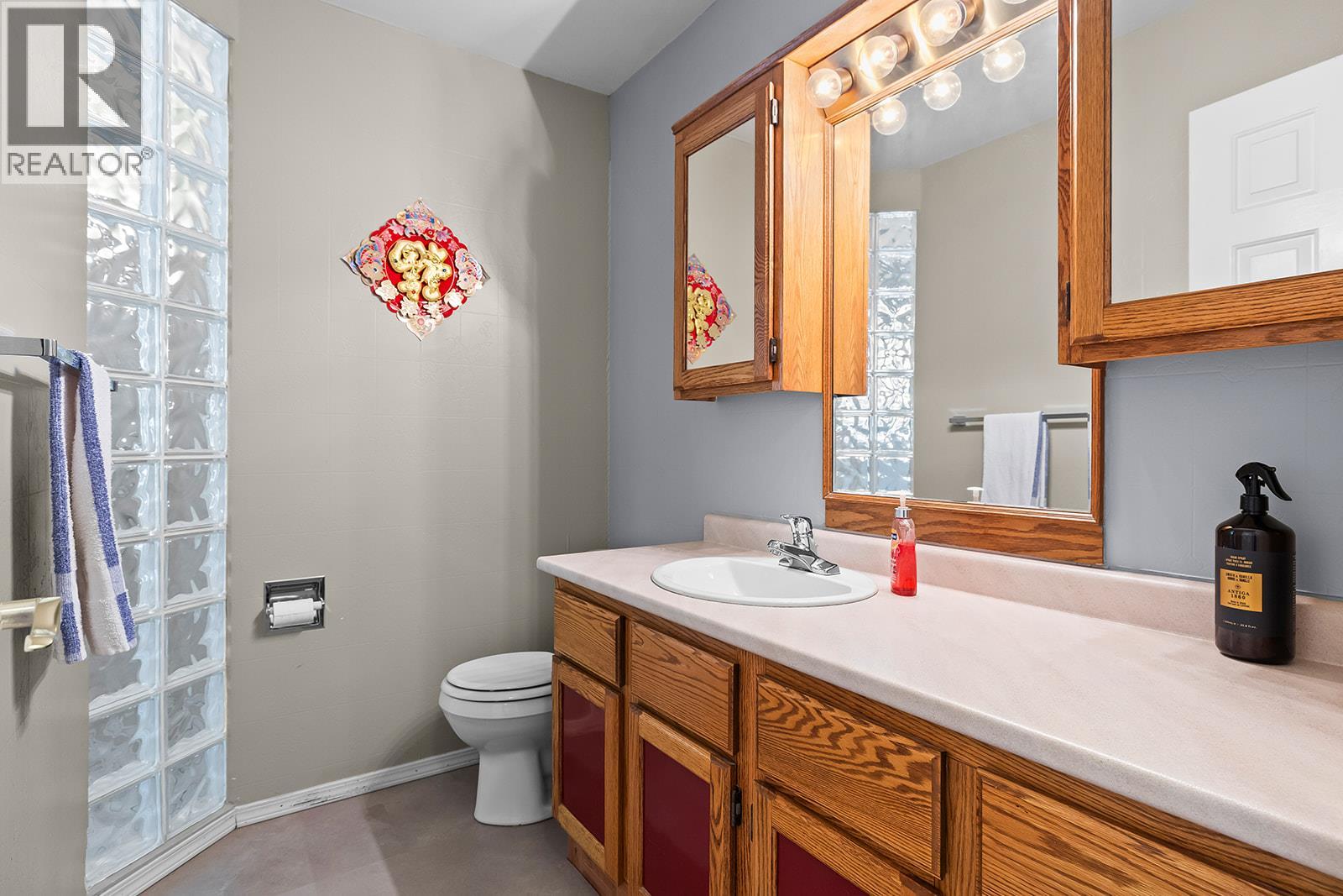 951 Montcalm Drive - 27