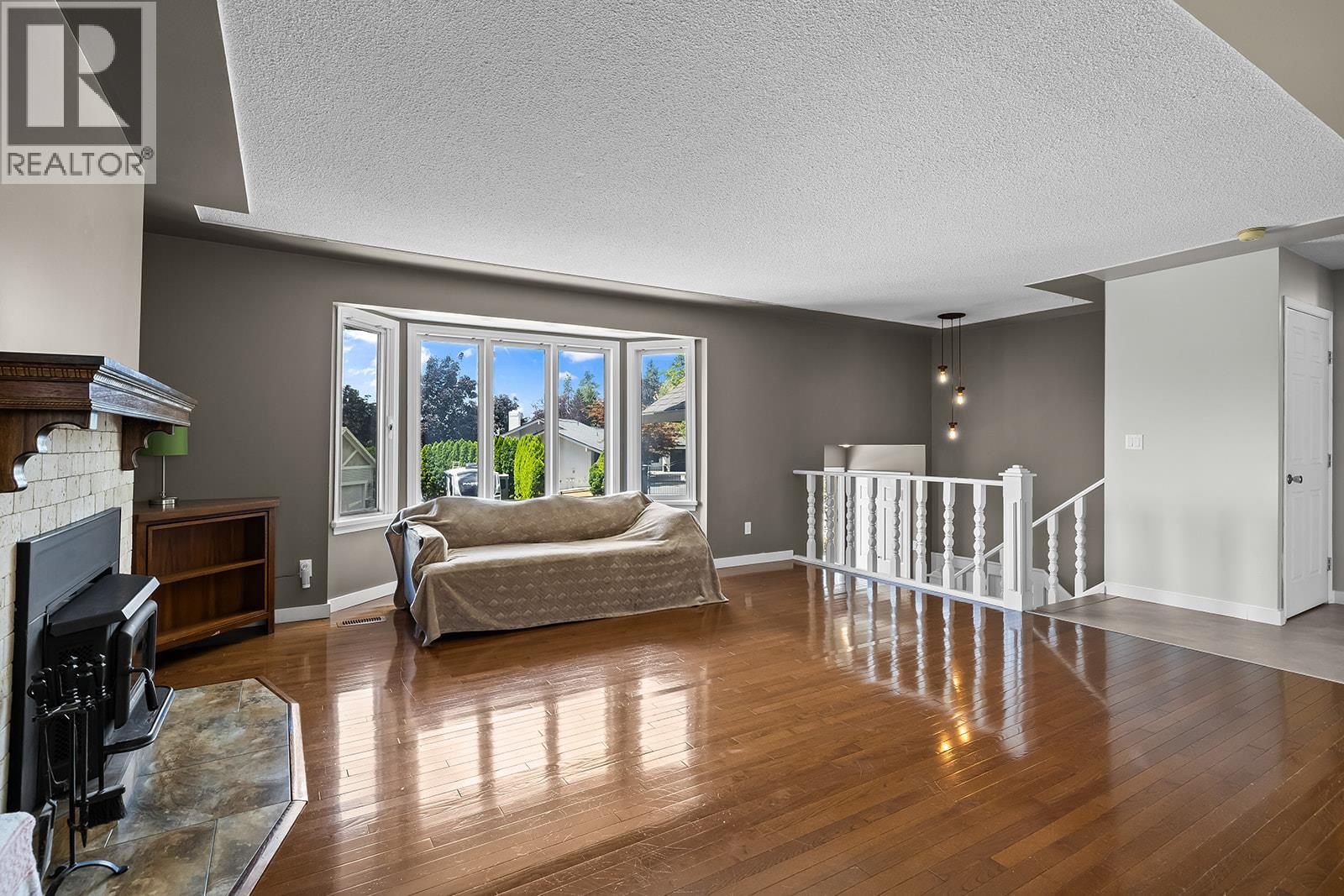 951 Montcalm Drive - 3