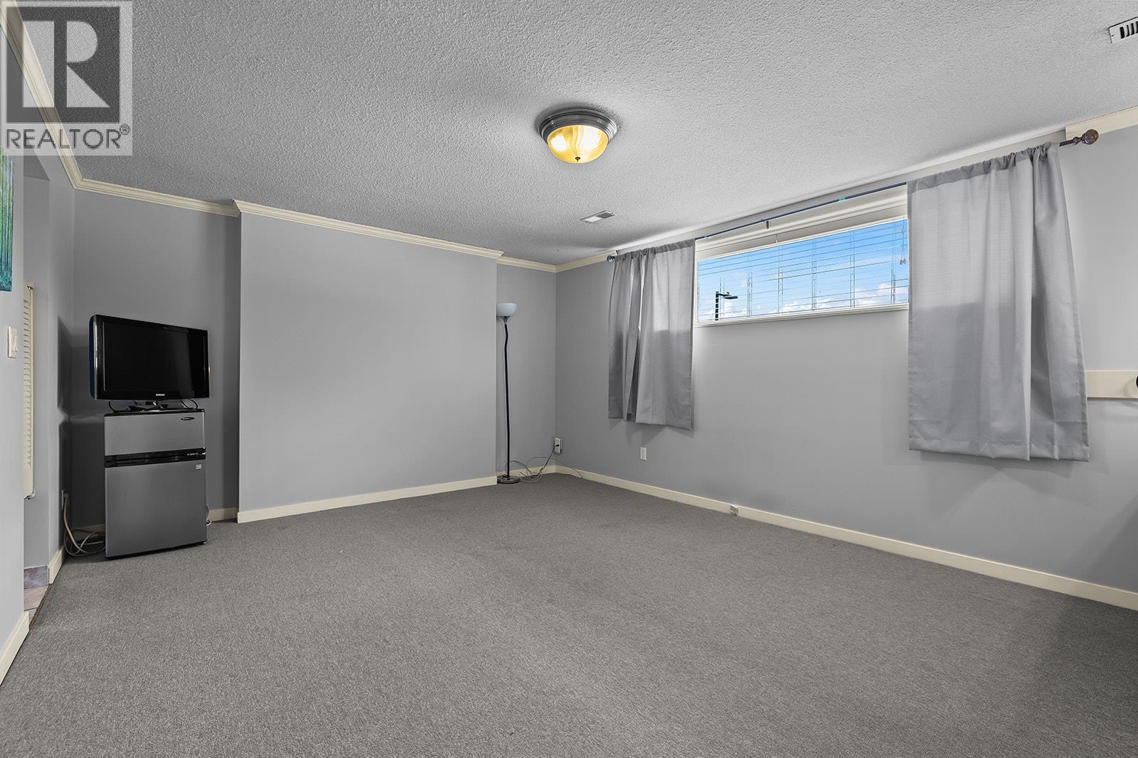 951 Montcalm Drive - 33