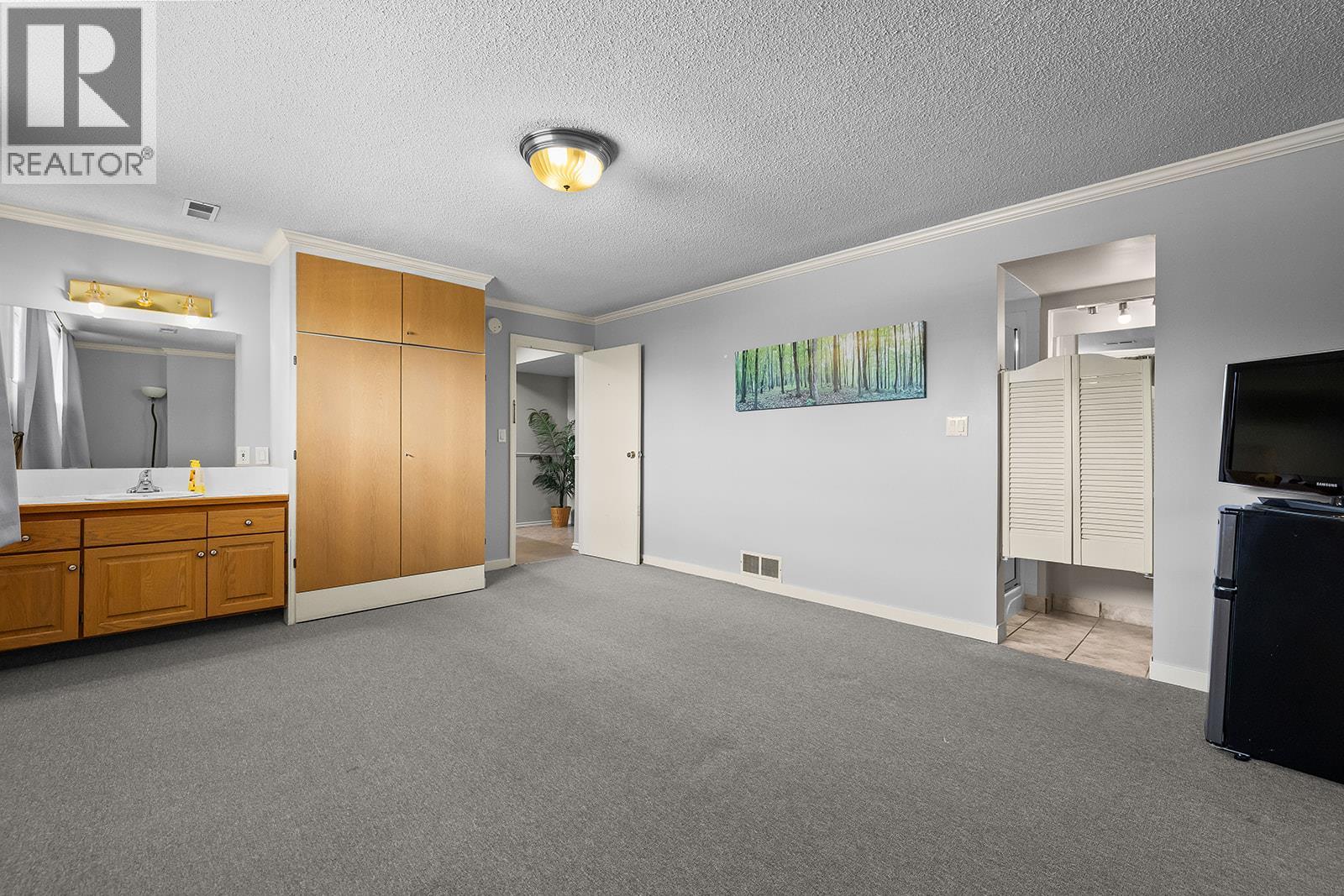 951 Montcalm Drive - 34