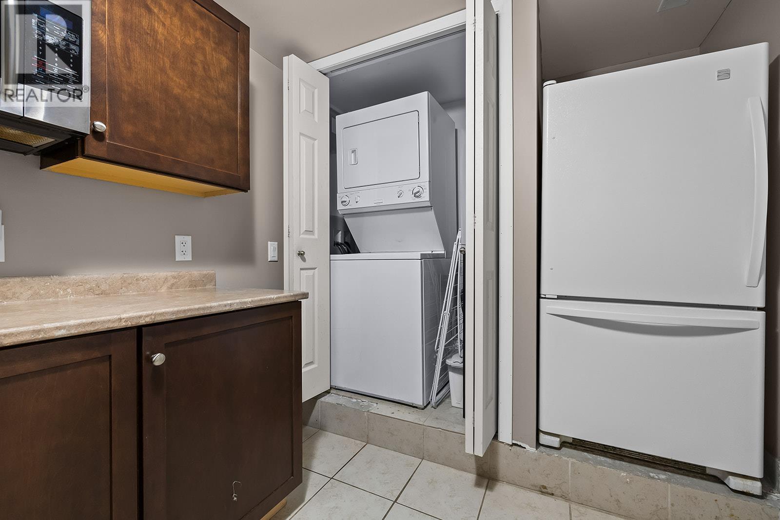 951 Montcalm Drive - 38
