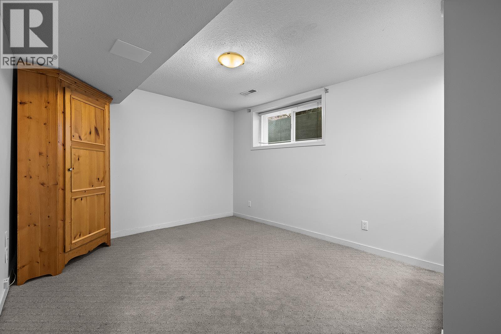951 Montcalm Drive - 39