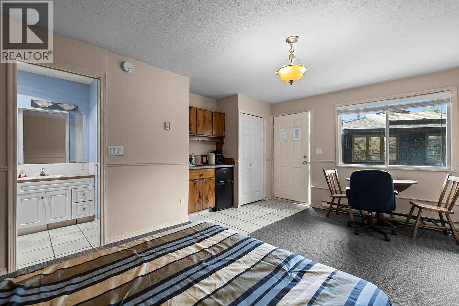 951 Montcalm Drive - 44