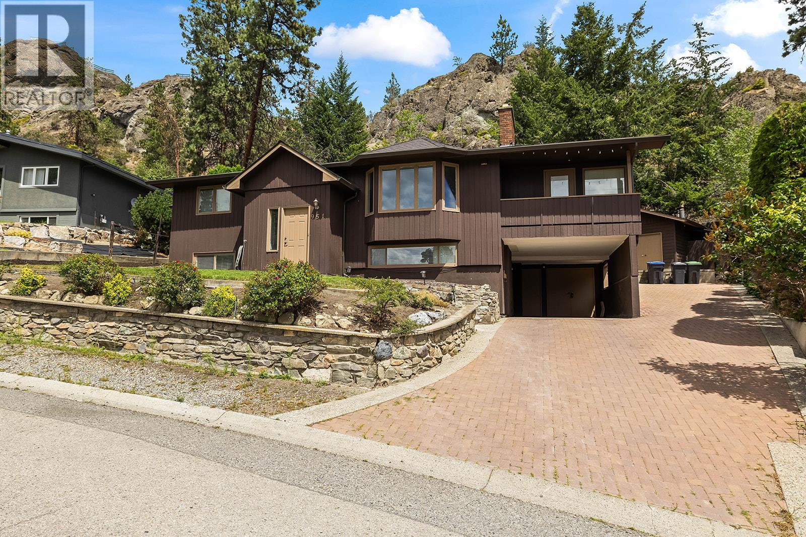 951 Montcalm Drive - 46
