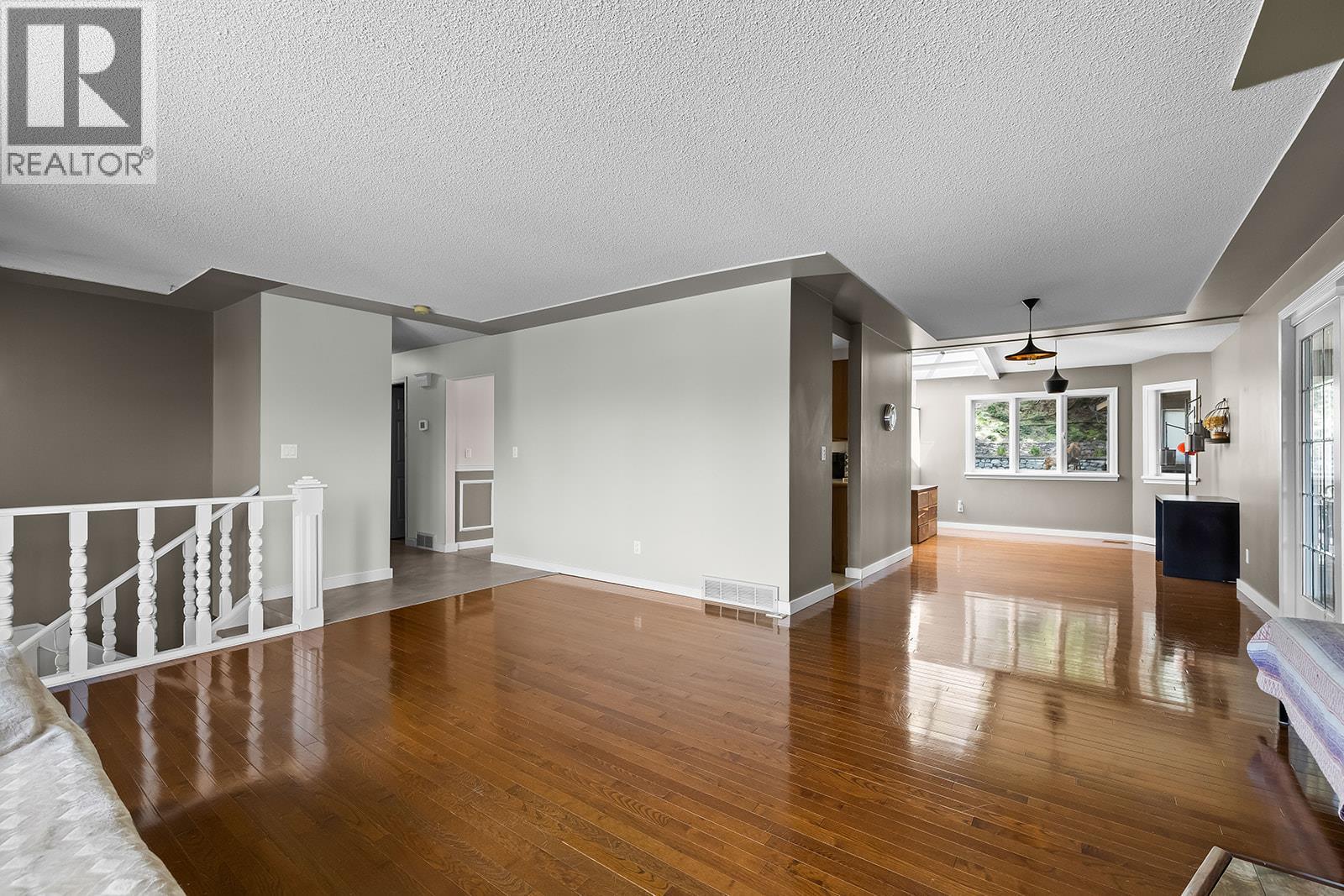 951 Montcalm Drive - 5