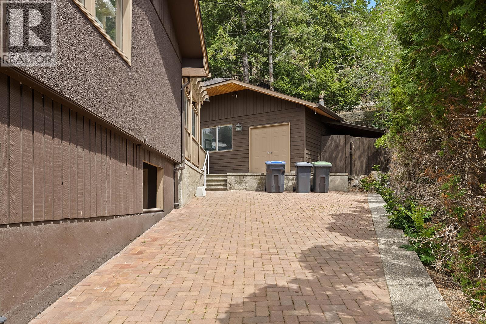 951 Montcalm Drive - 57