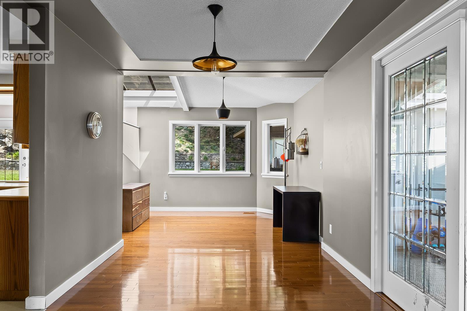 951 Montcalm Drive - 6