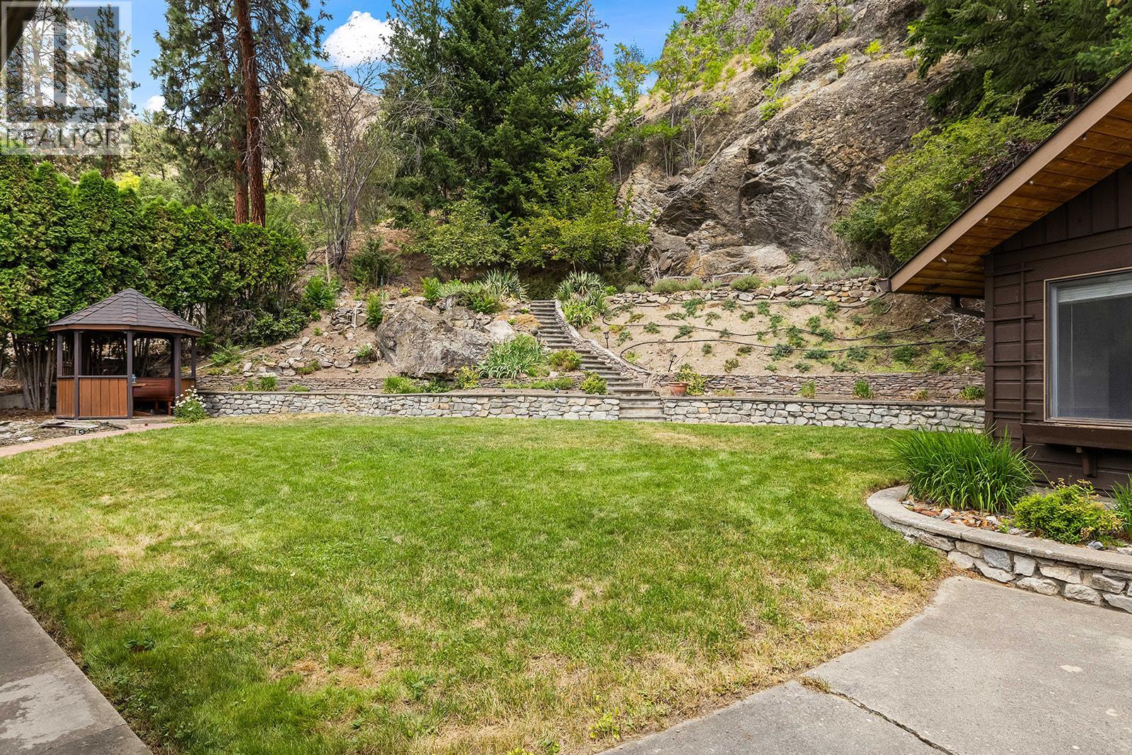 951 Montcalm Drive - 62