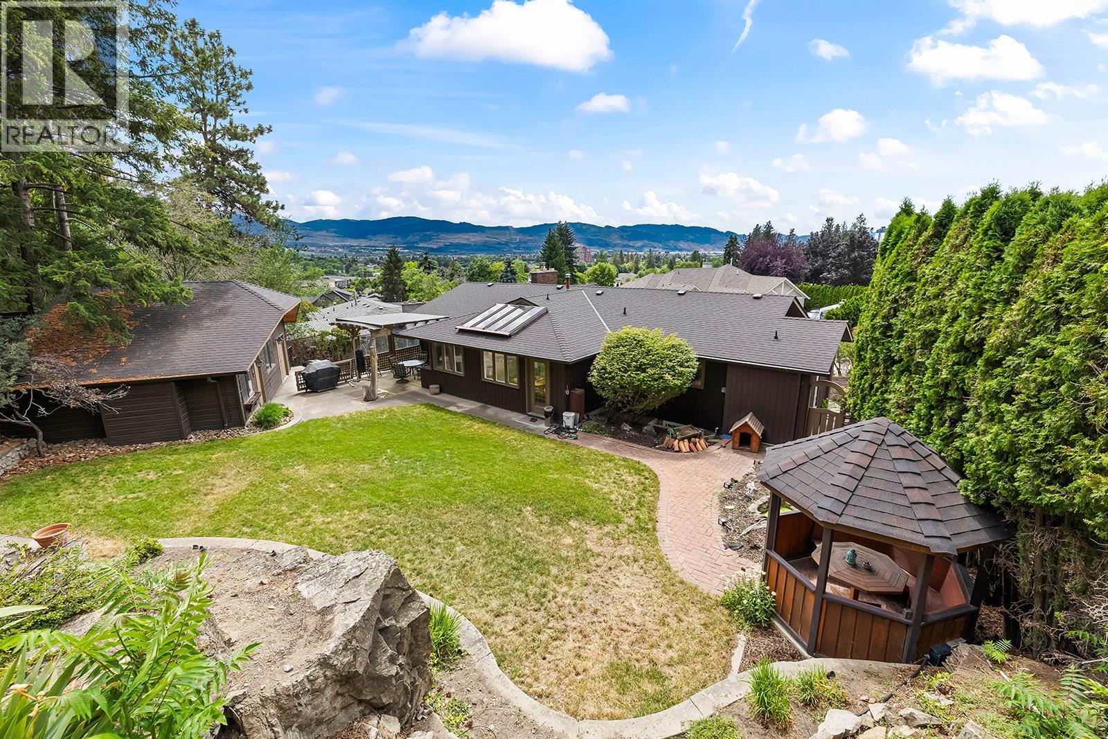 951 Montcalm Drive - 63