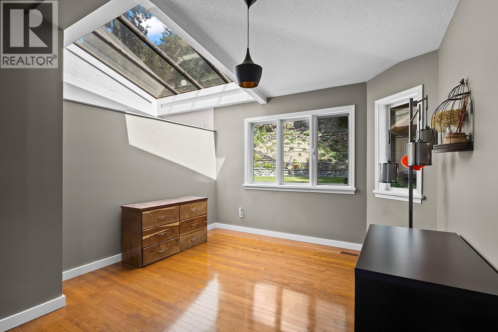 951 Montcalm Drive - 7