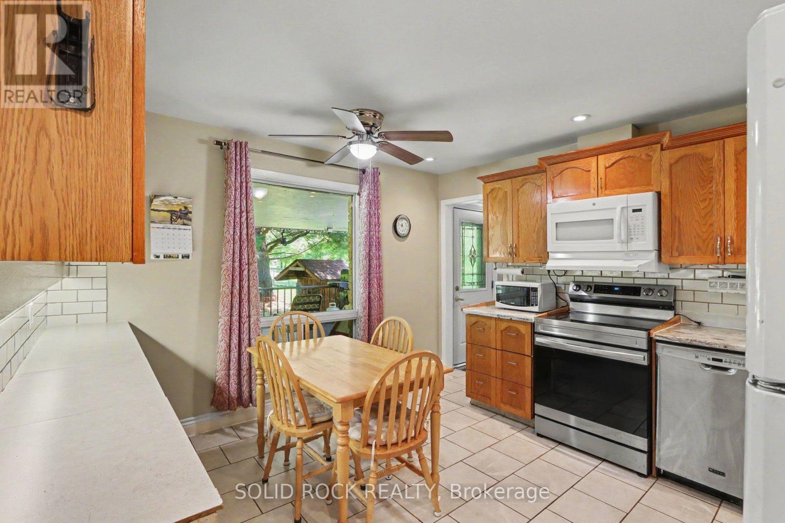220 HIGHFIELD CRESCENT - 11