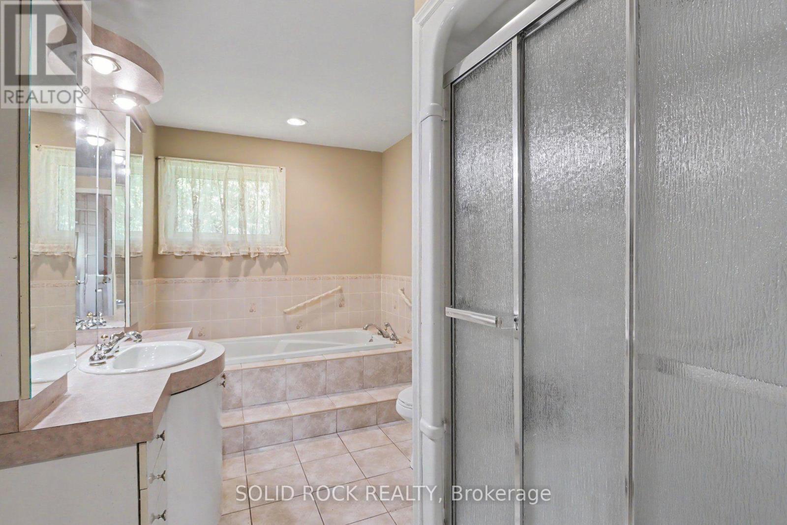 220 HIGHFIELD CRESCENT - 20
