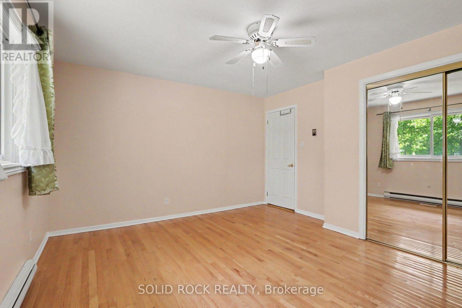 220 HIGHFIELD CRESCENT - 18