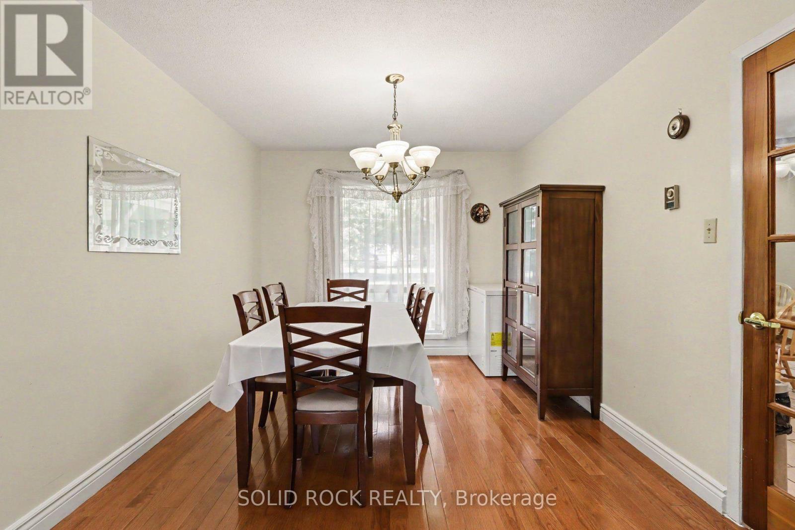 220 HIGHFIELD CRESCENT - 12