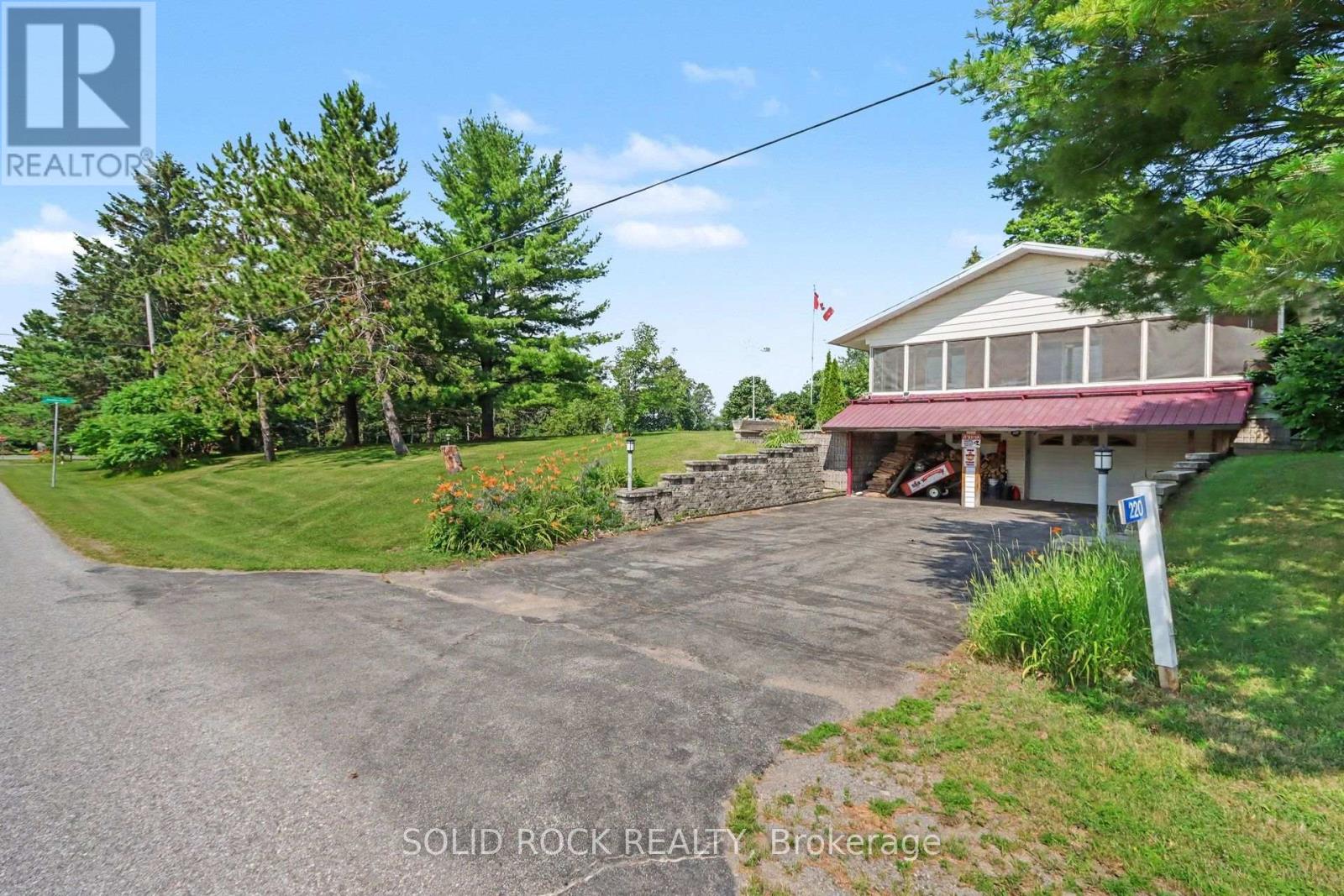 220 HIGHFIELD CRESCENT - 34