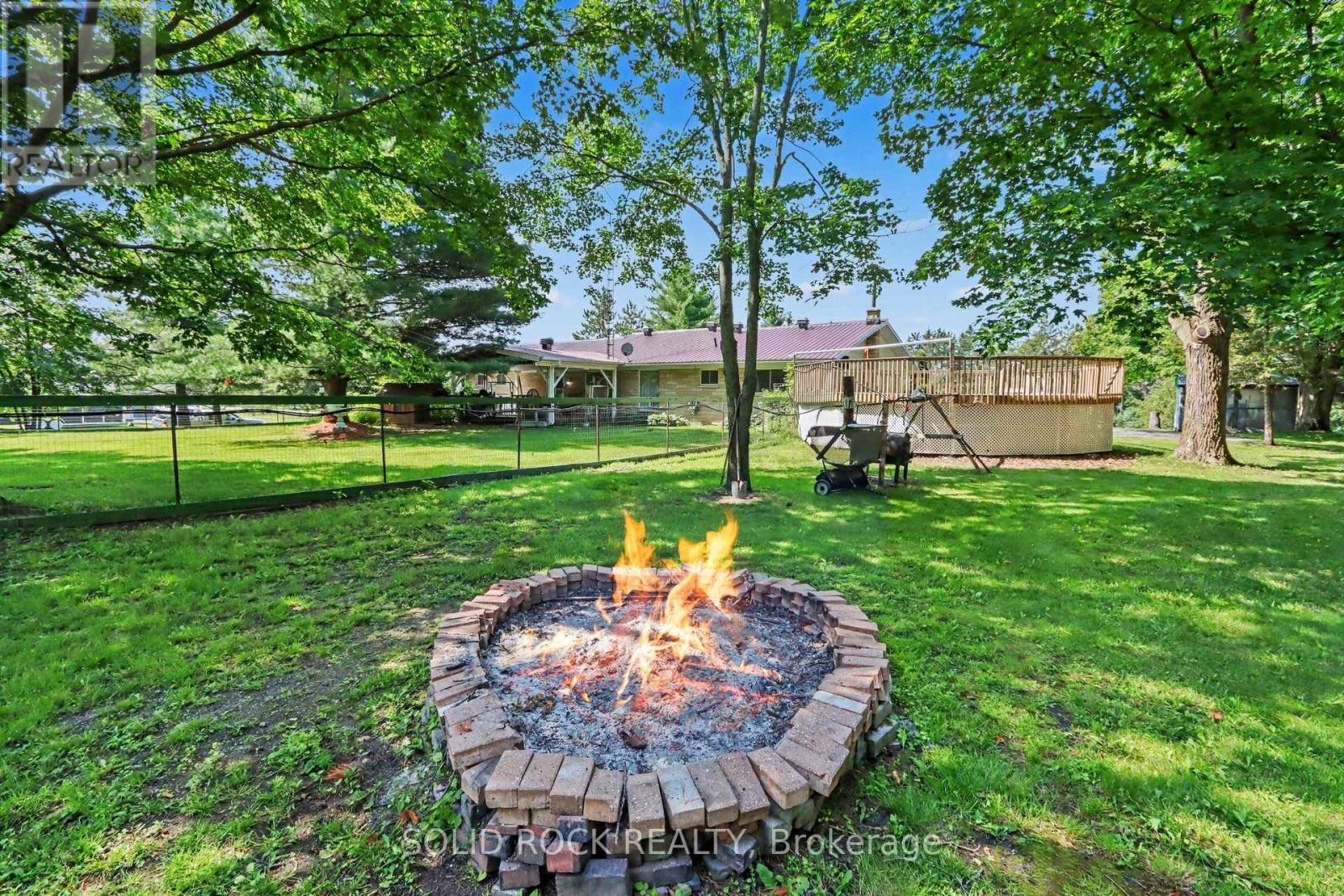 220 HIGHFIELD CRESCENT - 27