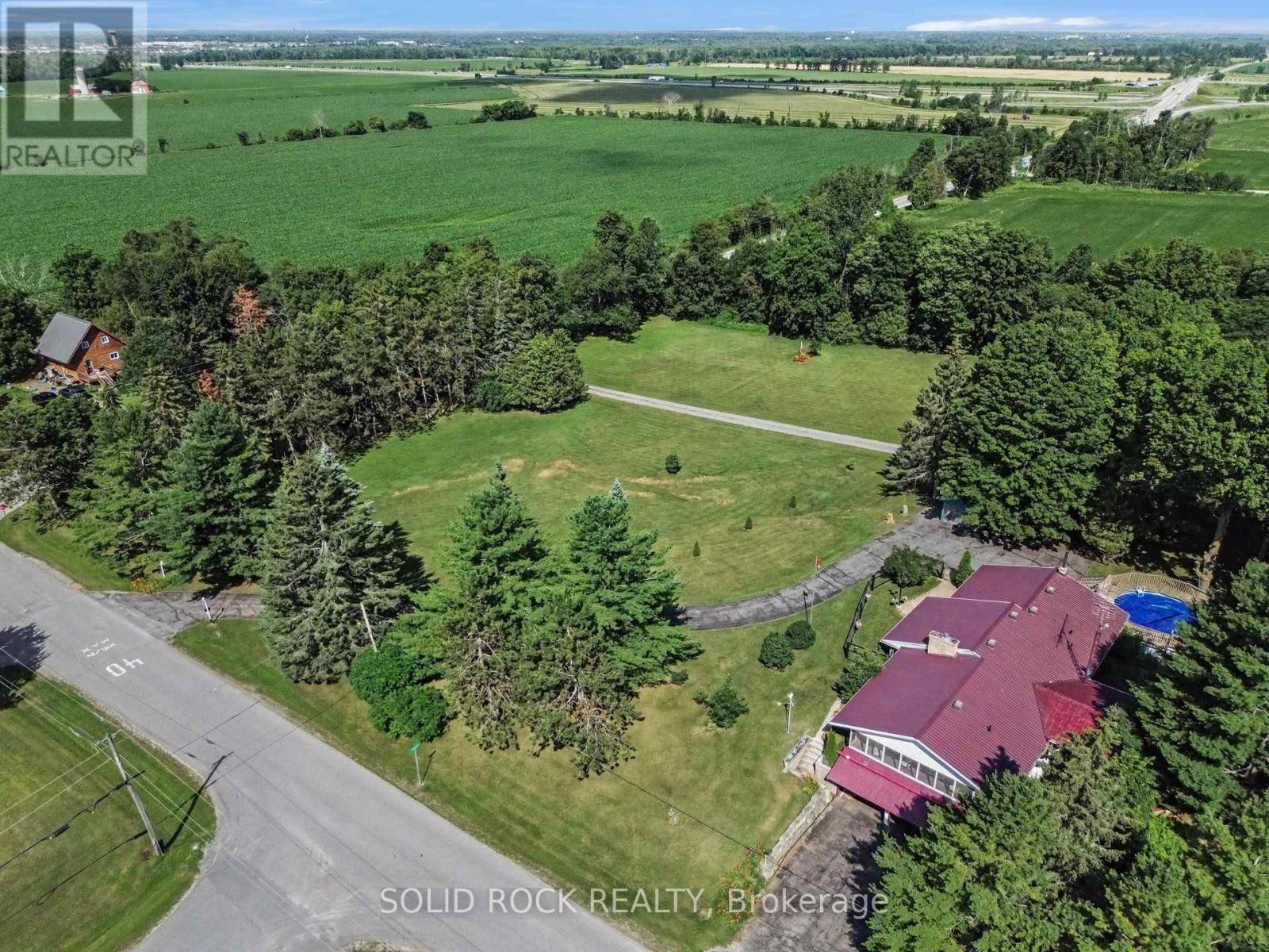 220 HIGHFIELD CRESCENT - 31