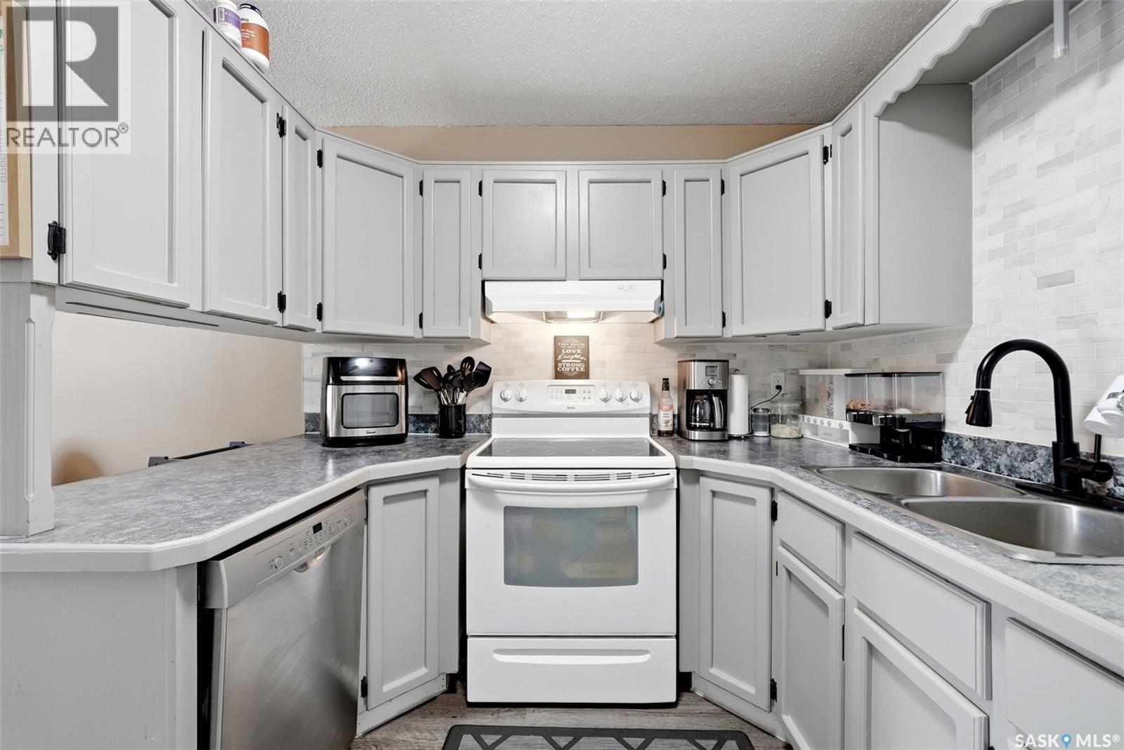 22 Salemka CRESCENT - 11