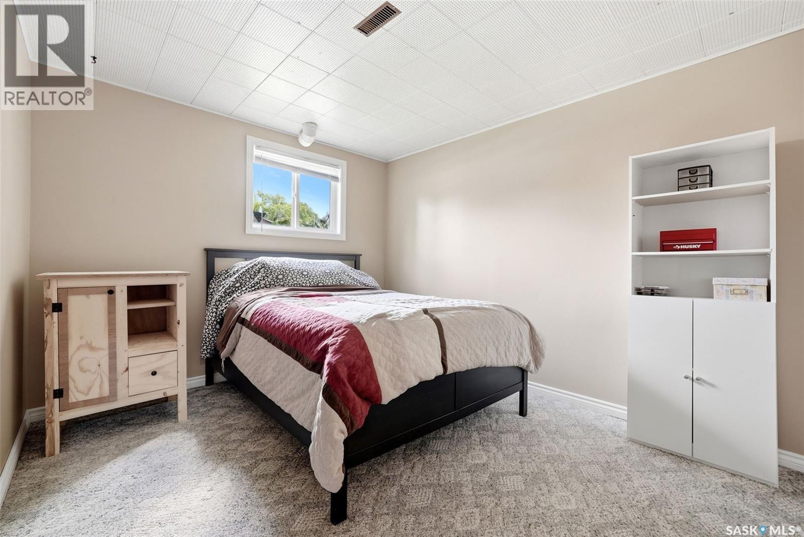 22 Salemka CRESCENT - 22