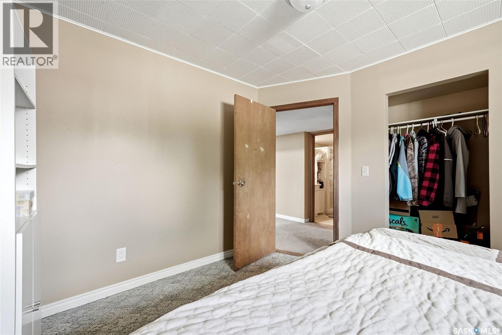 22 Salemka CRESCENT - 23