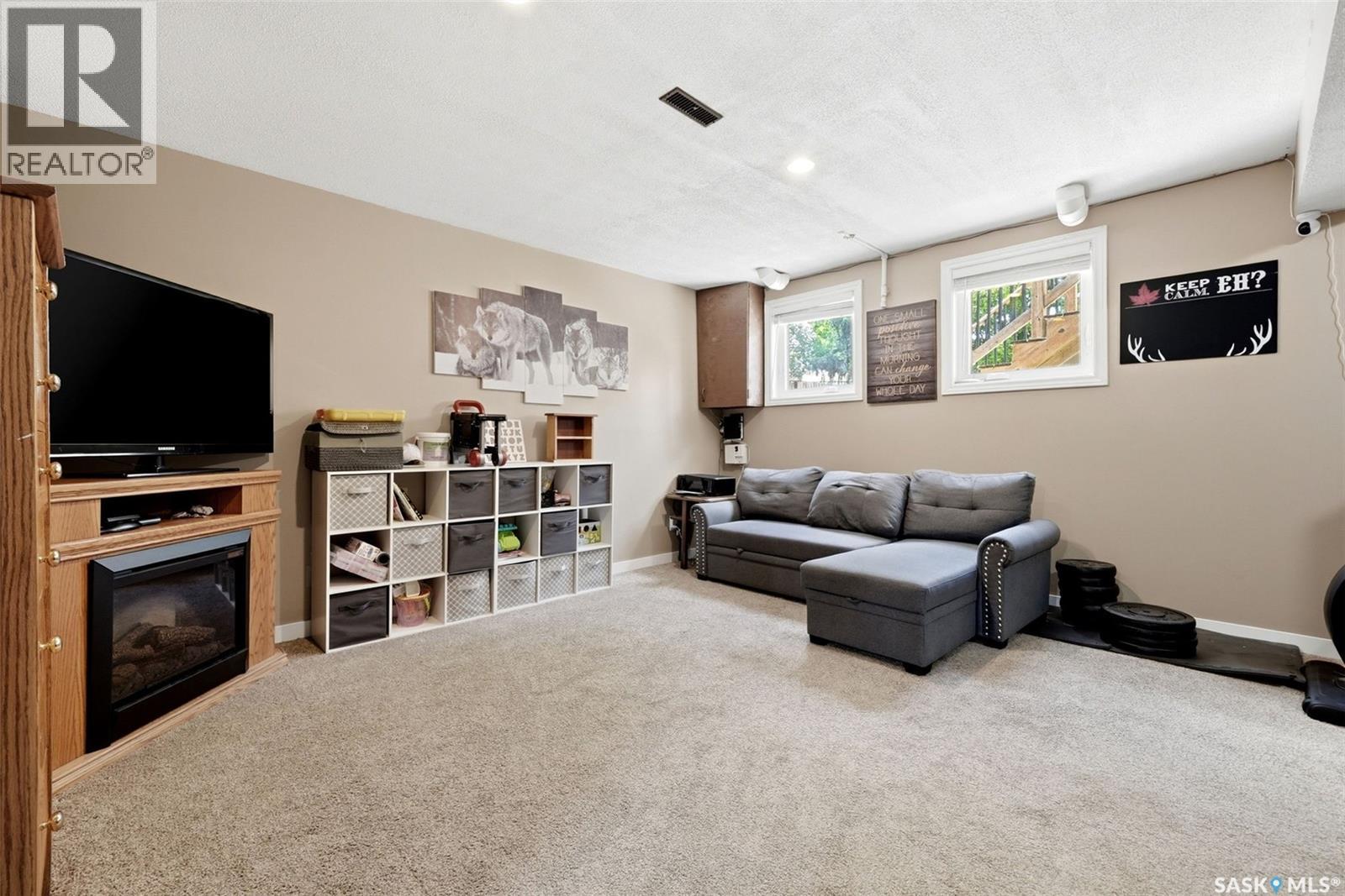 22 Salemka CRESCENT - 26