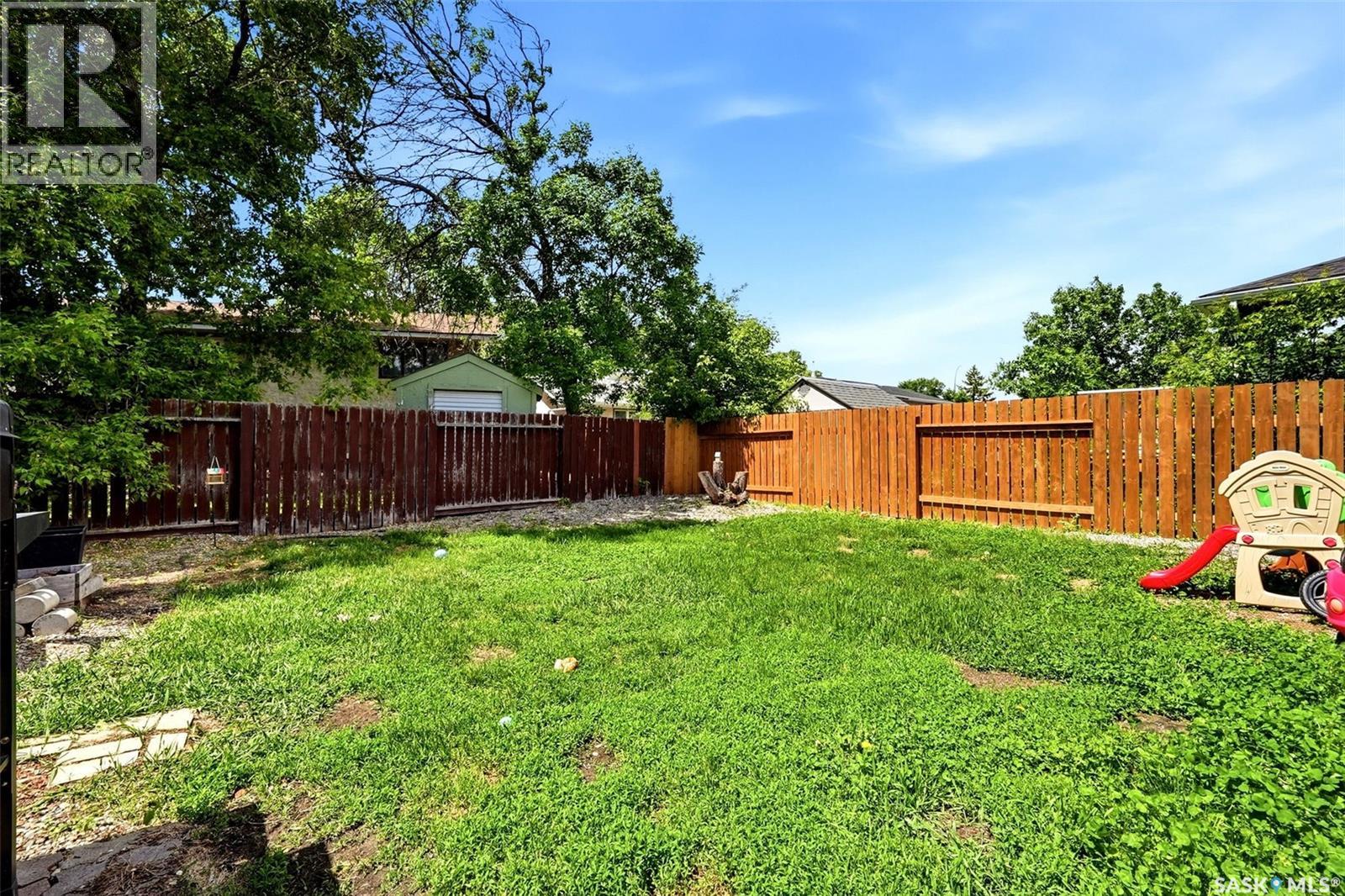 22 Salemka CRESCENT - 33