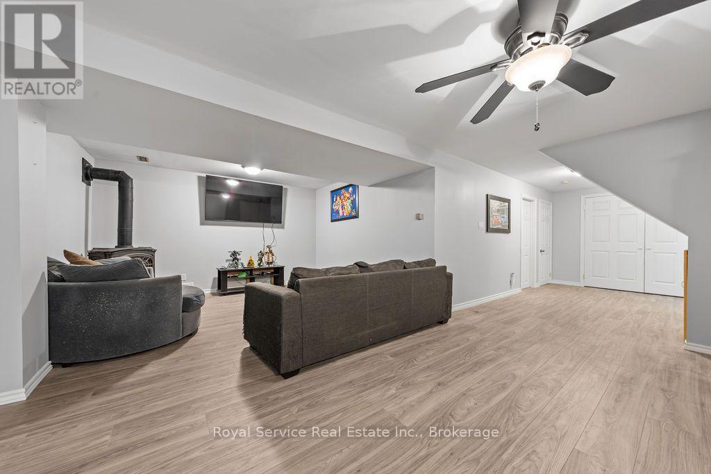 1104 TILLISON AVENUE - 32
