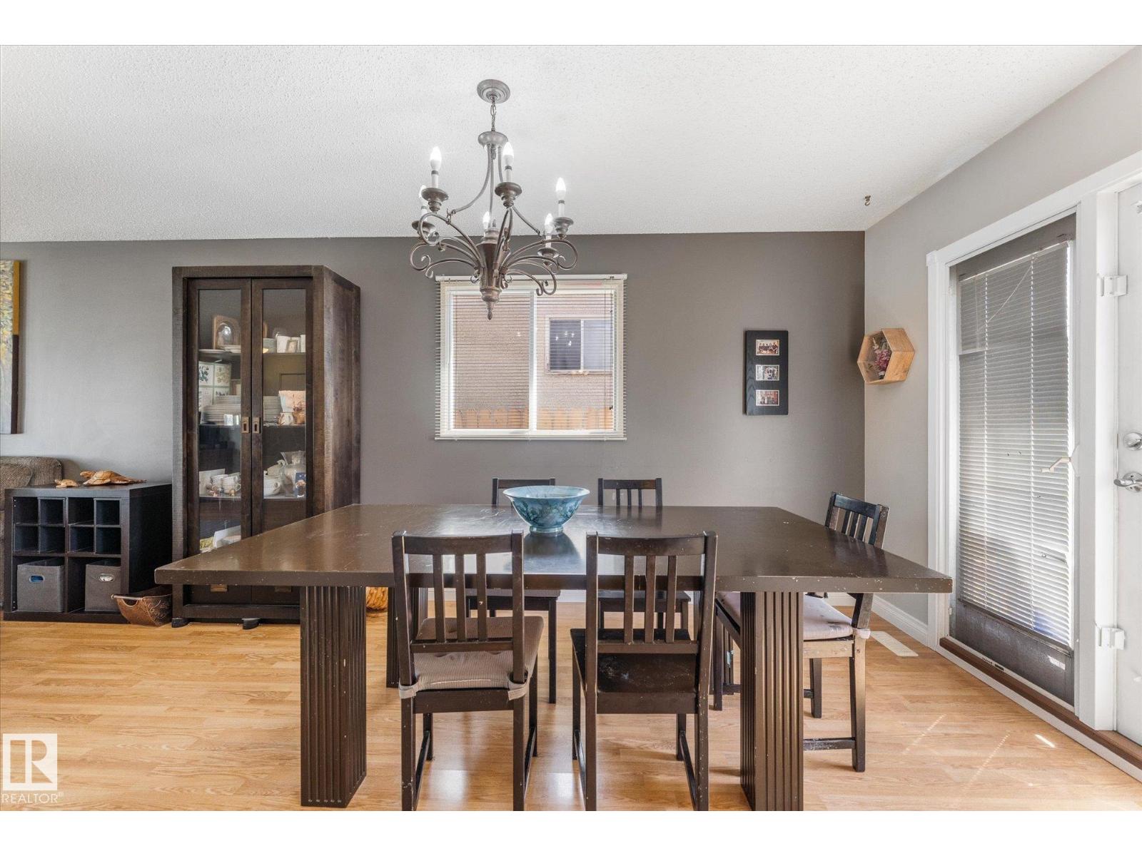 4627 10A AV NW - 8