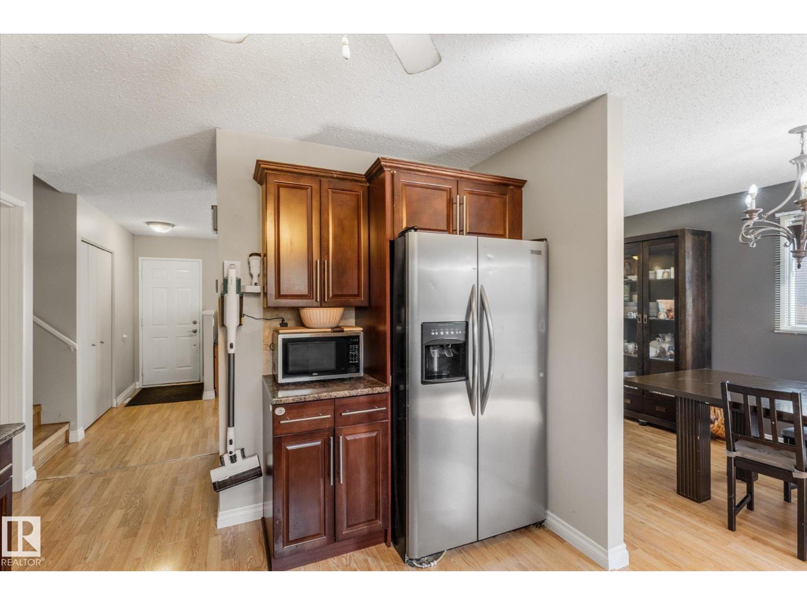 4627 10A AV NW - 11
