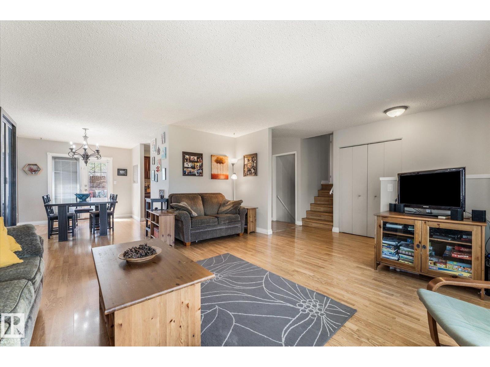 4627 10A AV NW - 5