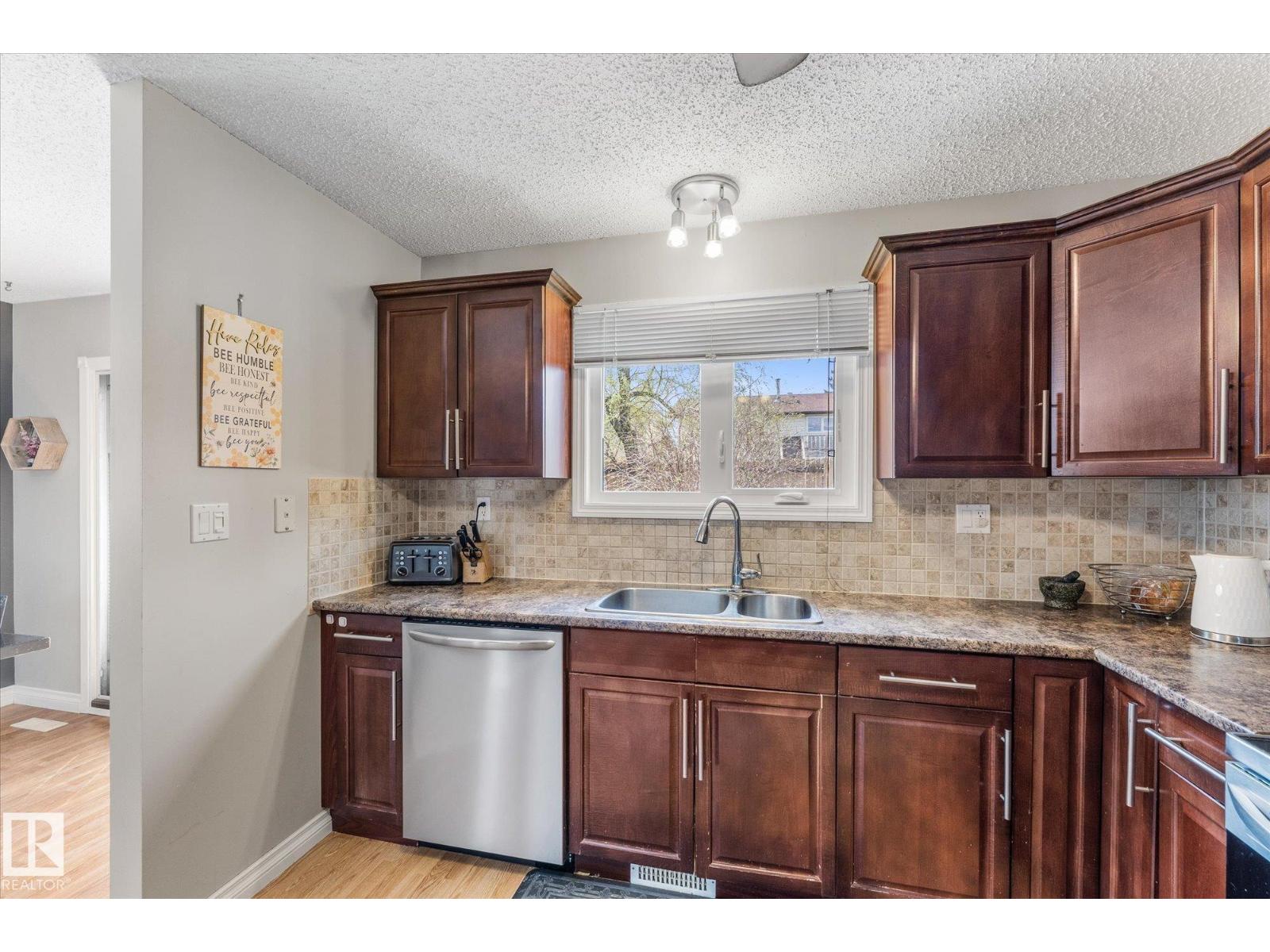 4627 10A AV NW - 10