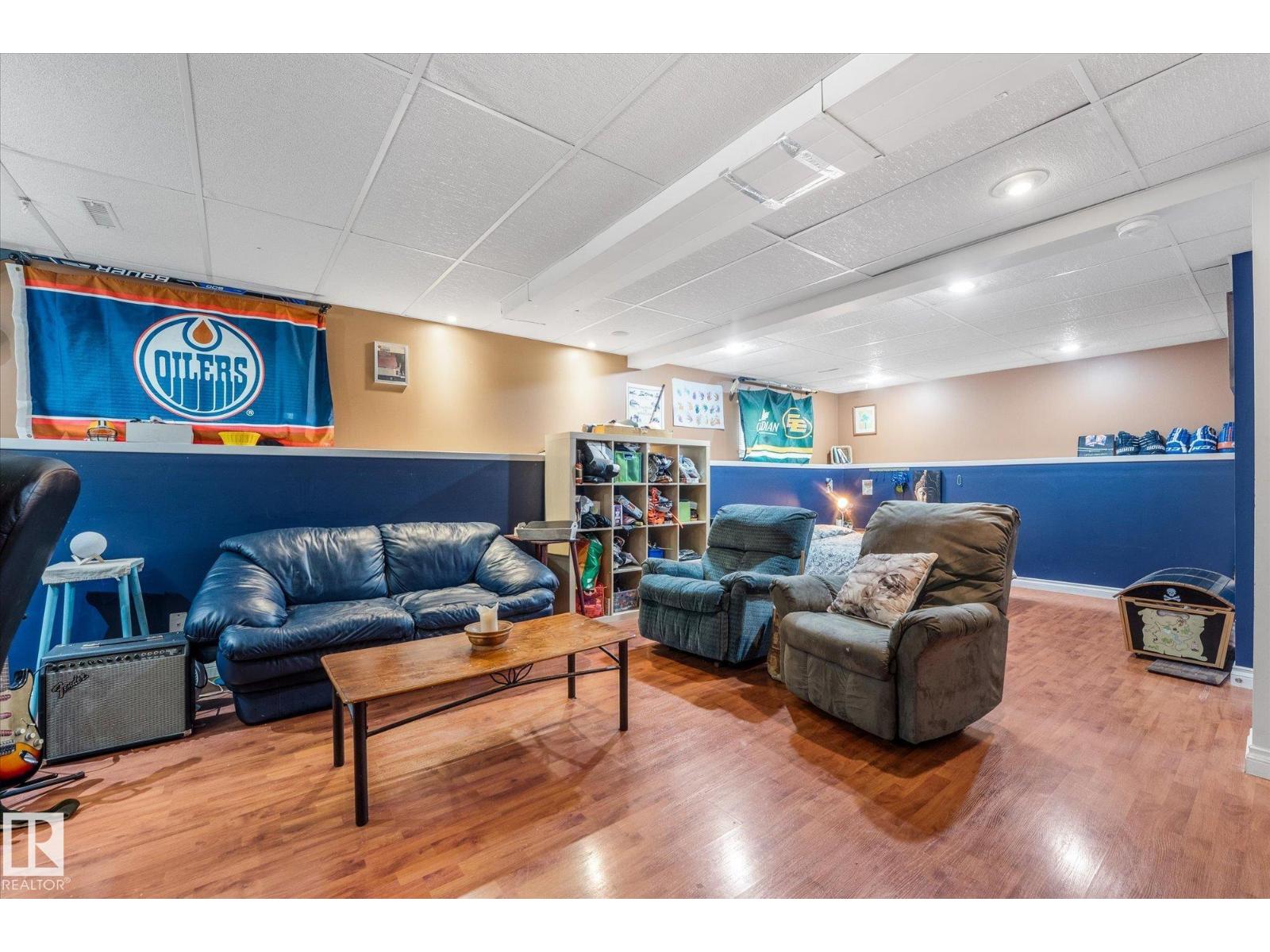 4627 10A AV NW - 24