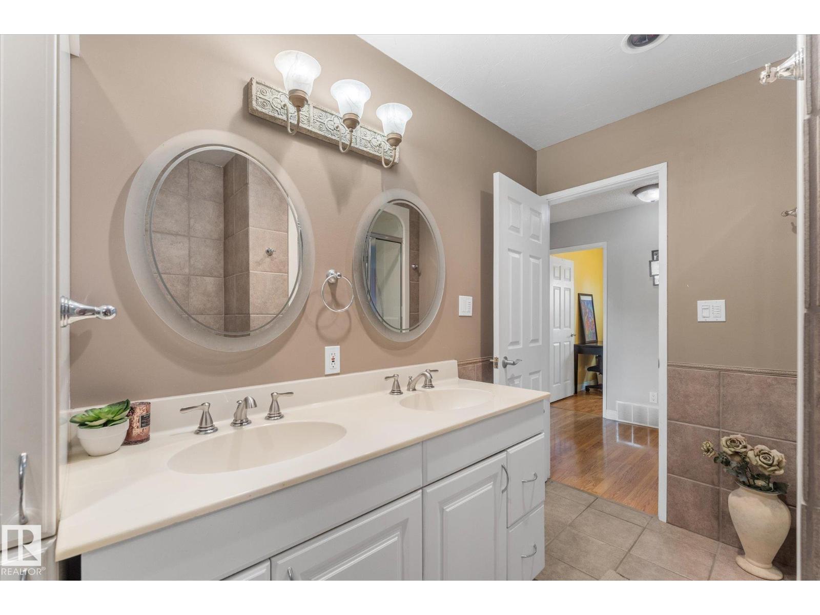 4627 10A AV NW - 17