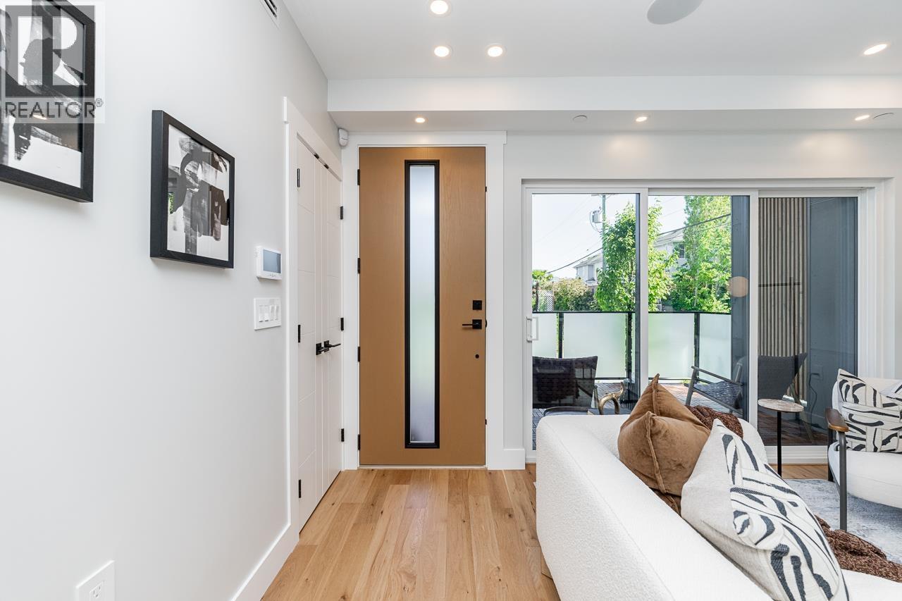3 Bed, 2 Bath House for Sale in Vancouver – 2 676 E 22ND AVENUE, Vancouver – MLS# R3148160 - Image 4