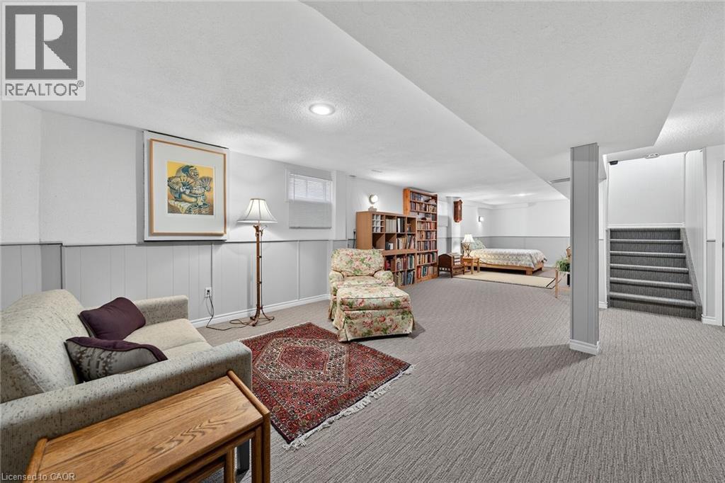 6 REGAL Drive - 30