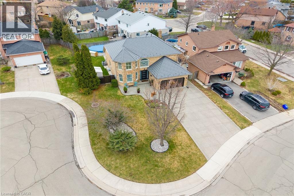 6 REGAL Drive - 44