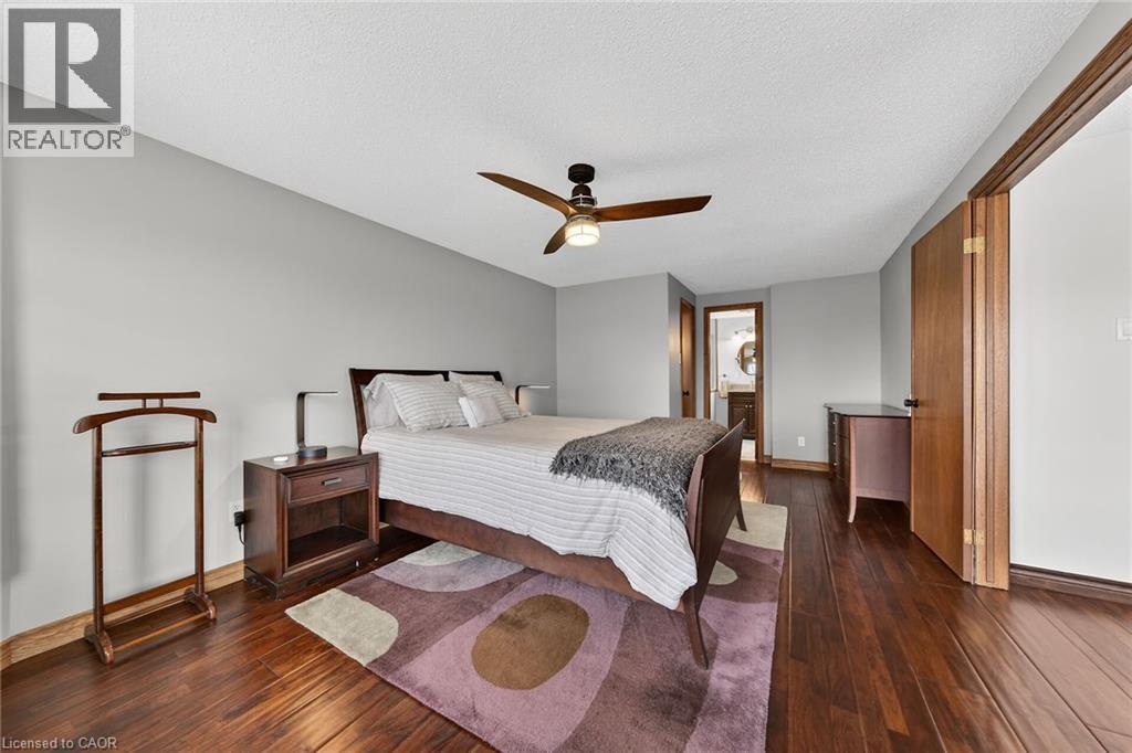 6 REGAL Drive - 25