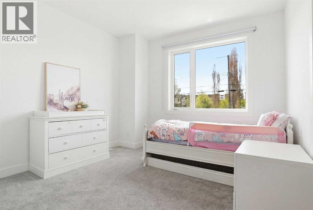 2635 34 Street SW - 24